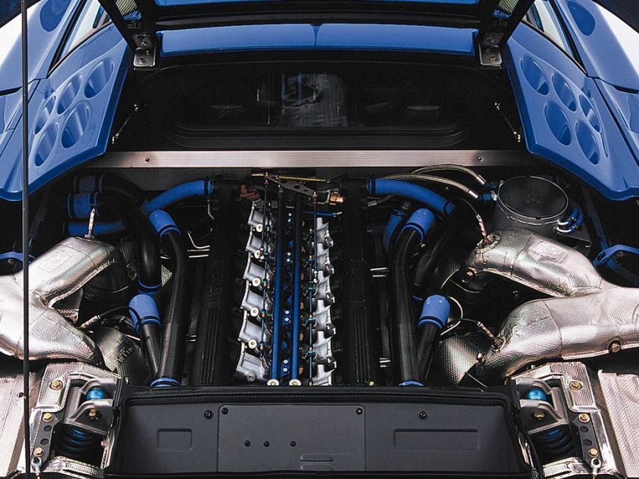  Bugatti EB110 SS by Dauer 1998 года  (фото 7 из 13)